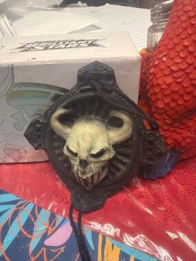 Dungeons & Dragons Talisman of Ultimate Evil medallion produced by Fanattik